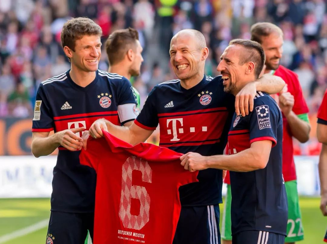 拜仁锋芒毕露剑指沃尔夫斯堡 德甲前15轮狂揽55球创历史